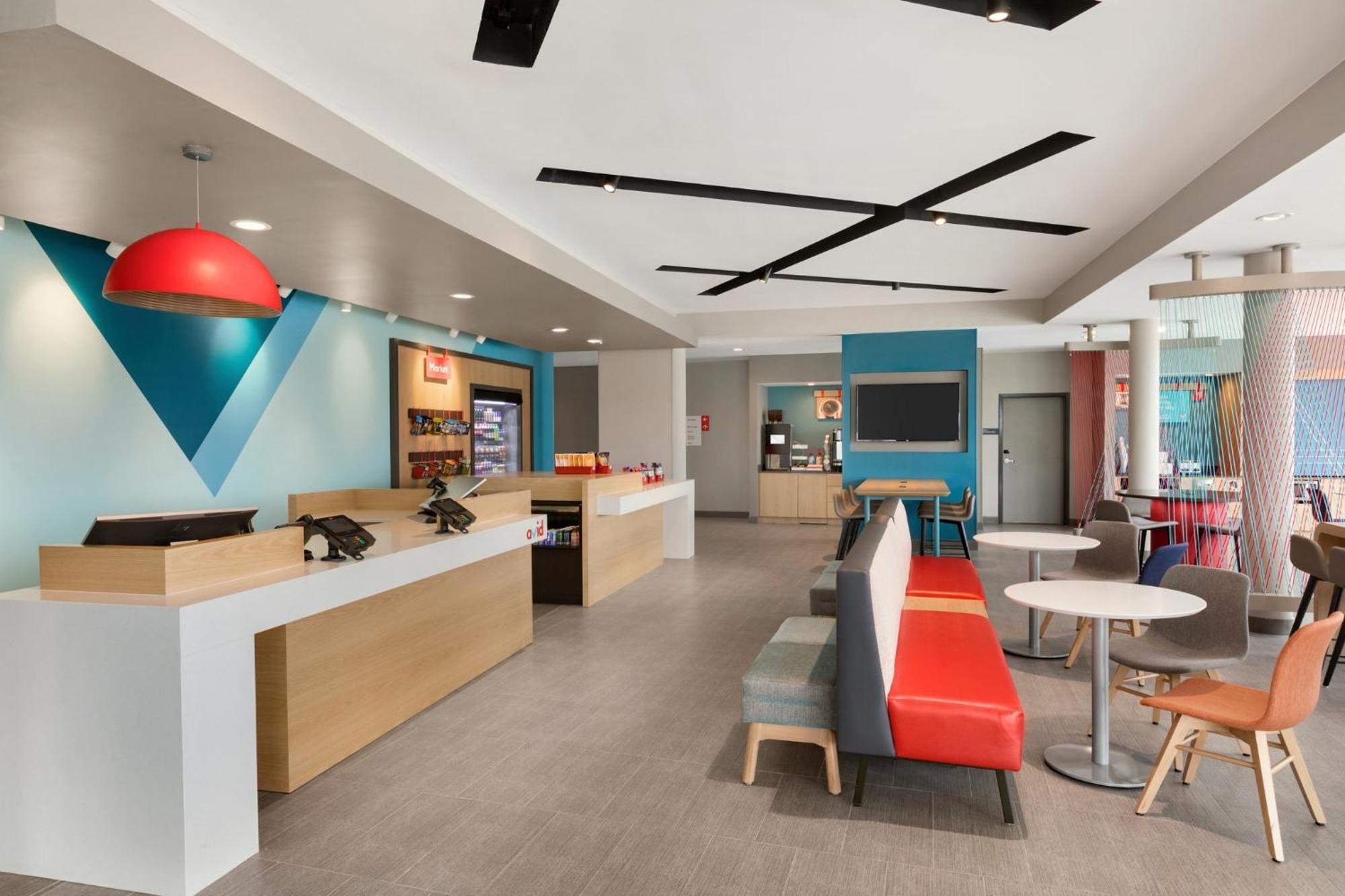 Avid Hotel - Staunton By Ihg Exterior foto